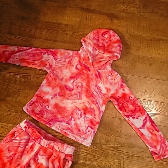 Girl's 2 piece plush outfit - Picture 2 of 5